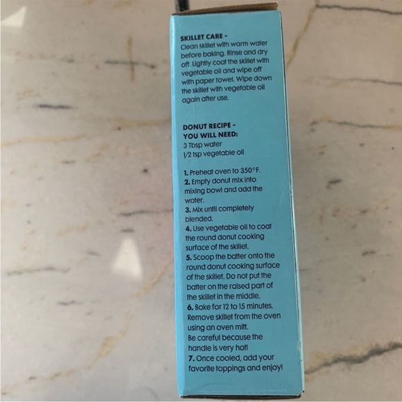 The original donut skillet strawberry new with box gag gift - Picture 4 of 5